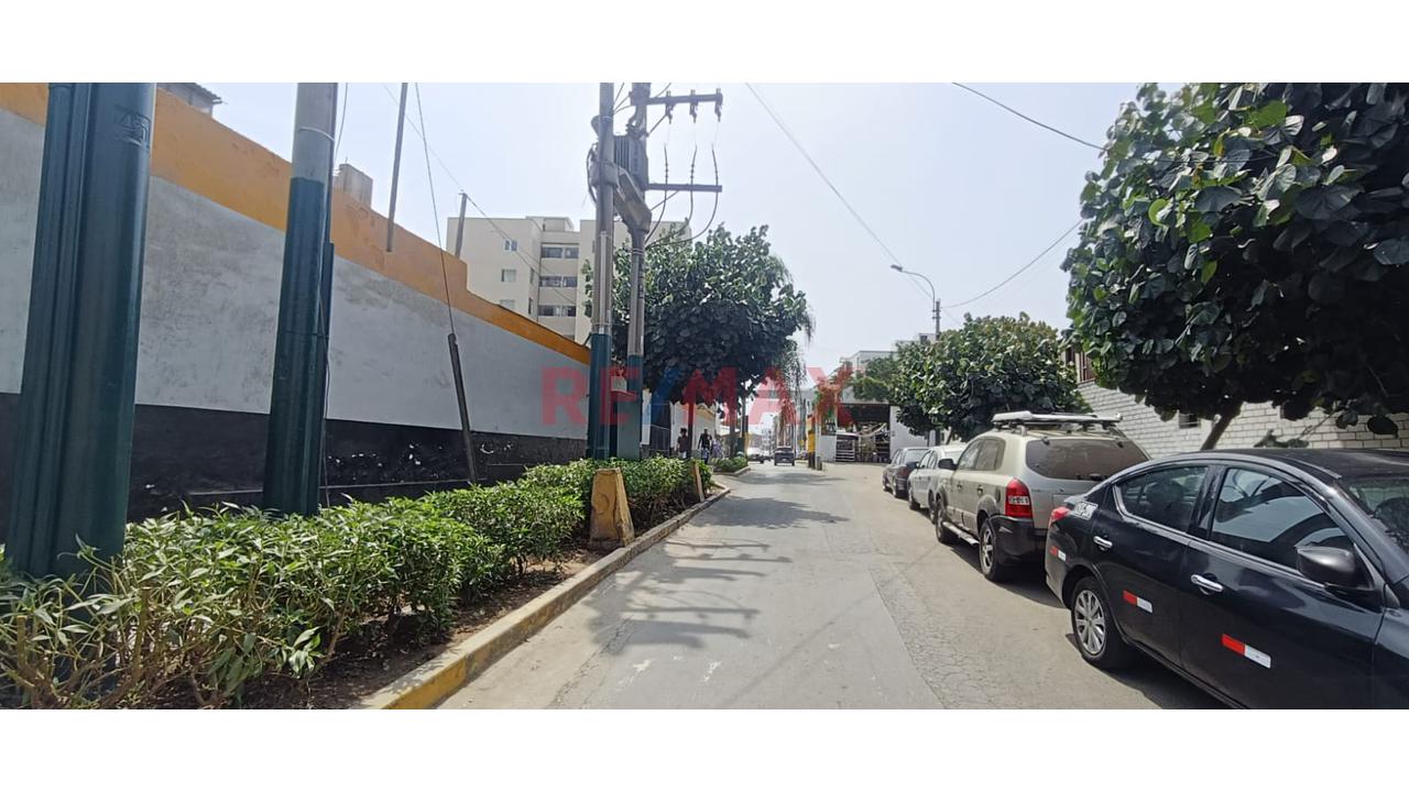 Se Vende Local Comercial De 584M² En Esquina - Surco - 4