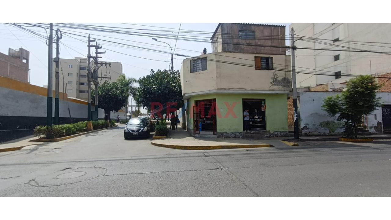 Se Vende Local Comercial De 584M² En Esquina - Surco - 15
