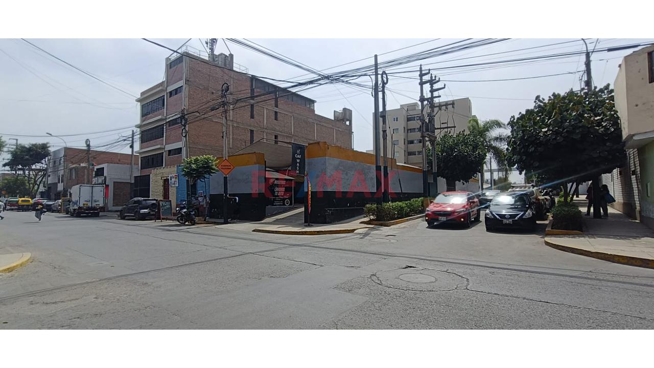 Se Vende Local Comercial De 584M² En Esquina - Surco - 5