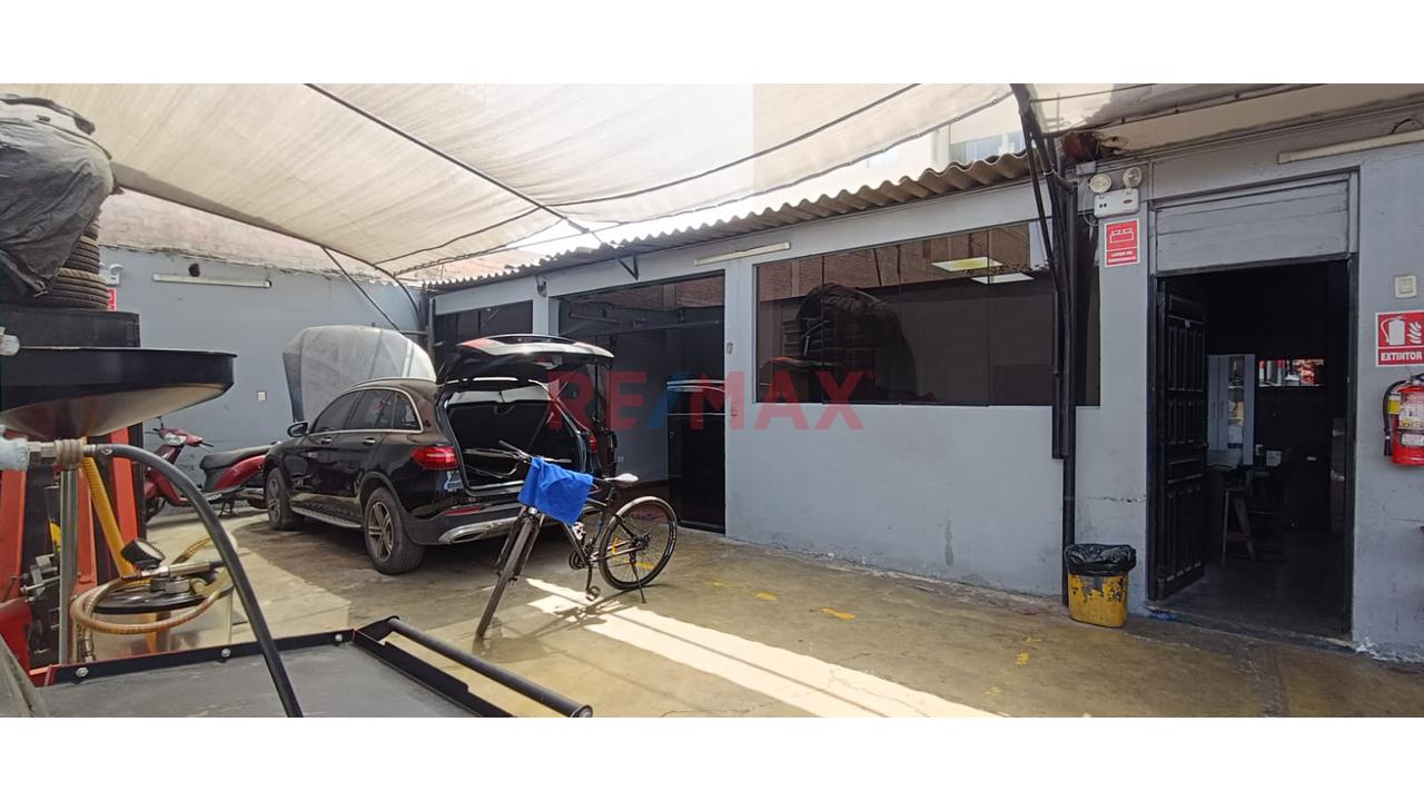 Se Vende Local Comercial De 584M² En Esquina - Surco - 11