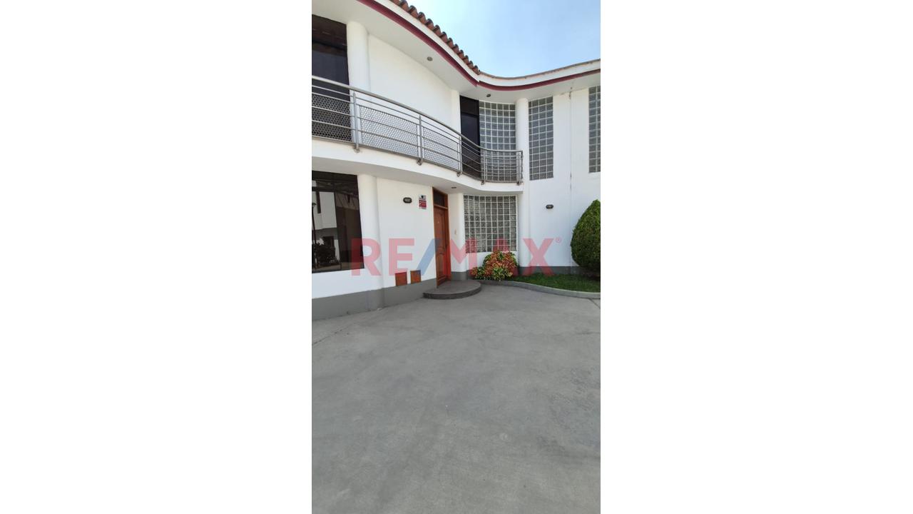 Venta De Linda Casa En La Molina