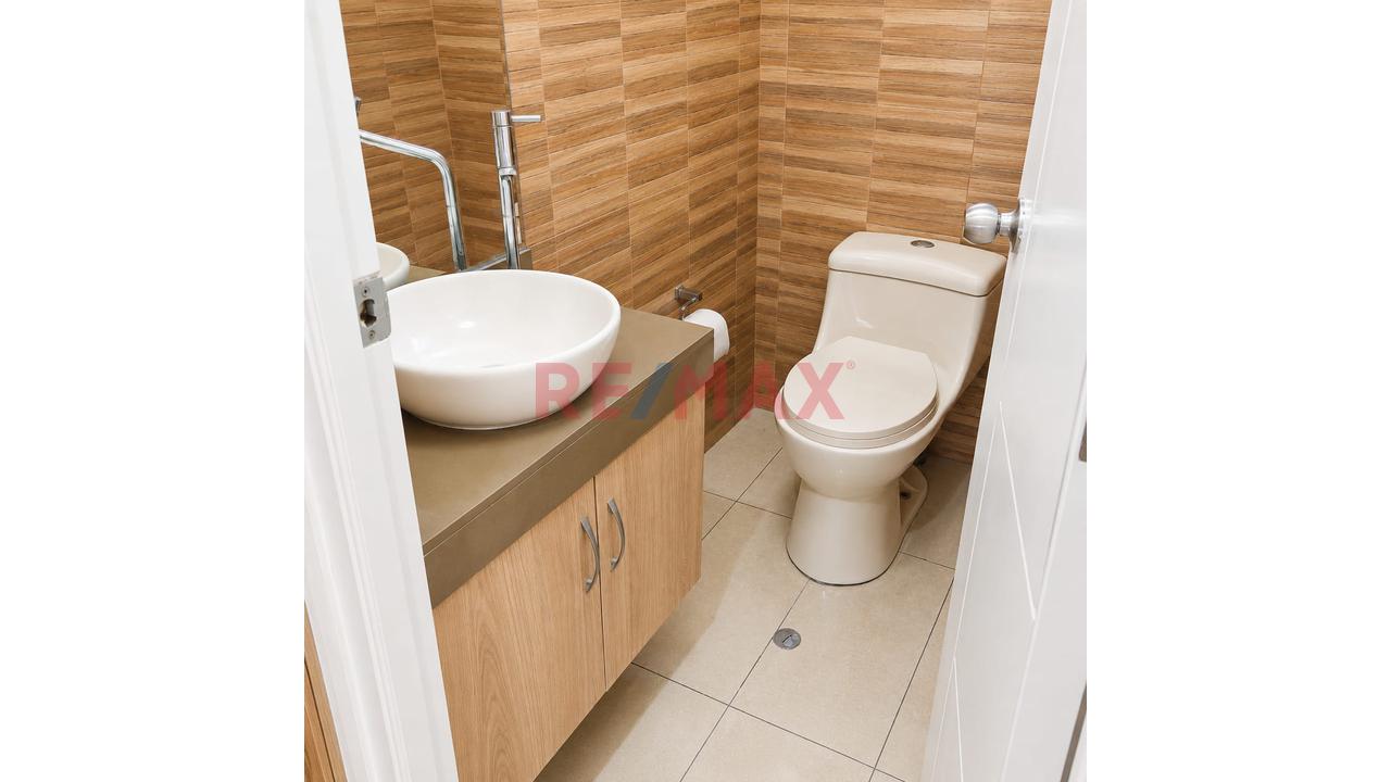 Bajo De Precio !!  Venta De Hermoso Triplex — foto 3