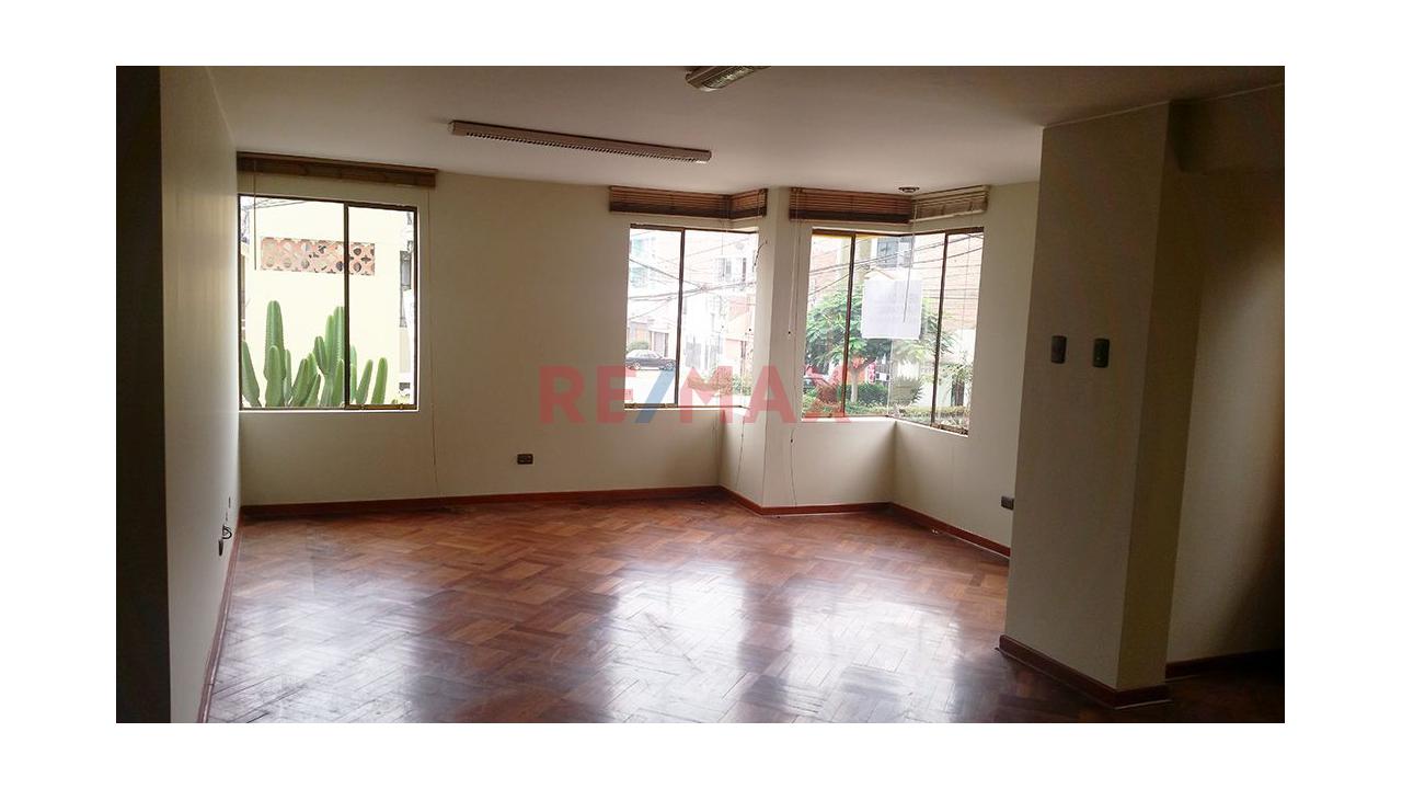 Venta De Amplio Departamento De 102 M² En La Perla Con Excelente Ubicación — foto 5