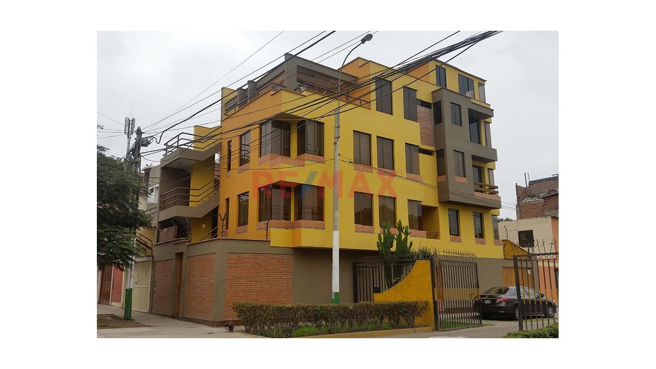 Venta De Amplio Departamento De 102 M² En La Perla Con Excelente Ubicación — foto 3