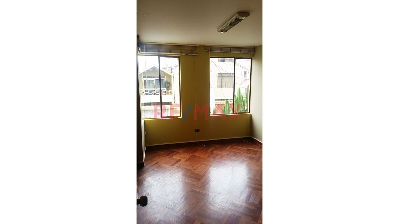 Venta De Amplio Departamento De 102 M² En La Perla Con Excelente Ubicación — foto 6