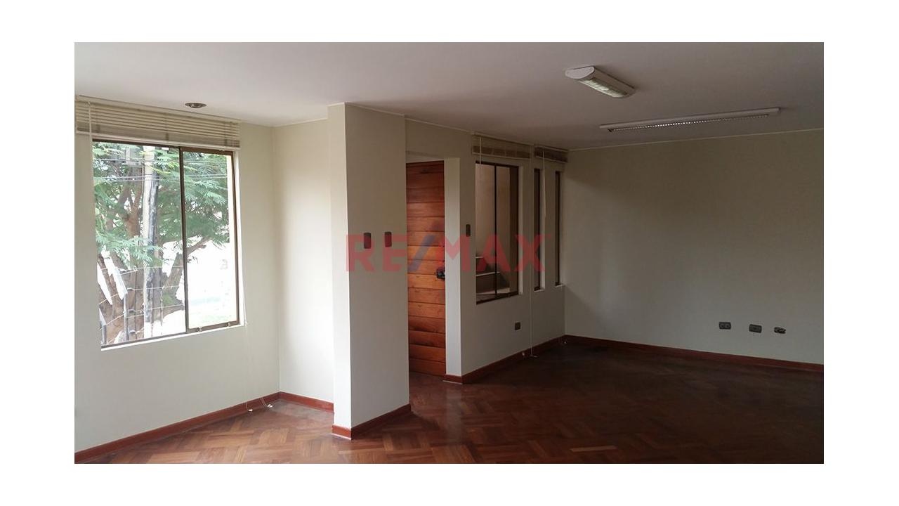 Venta De Amplio Departamento De 102 M² En La Perla Con Excelente Ubicación — foto 9