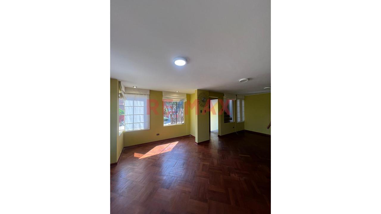 Venta De Amplio Departamento De 102 M² En La Perla Con Excelente Ubicación — foto 12