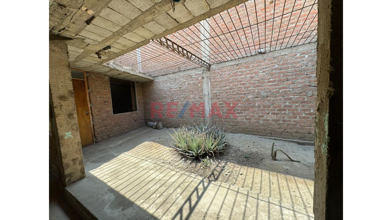 Venta De Terreno En La Rinconada (Con Construccion De 1 Piso Y Bases Para 4 Pisos) - 5