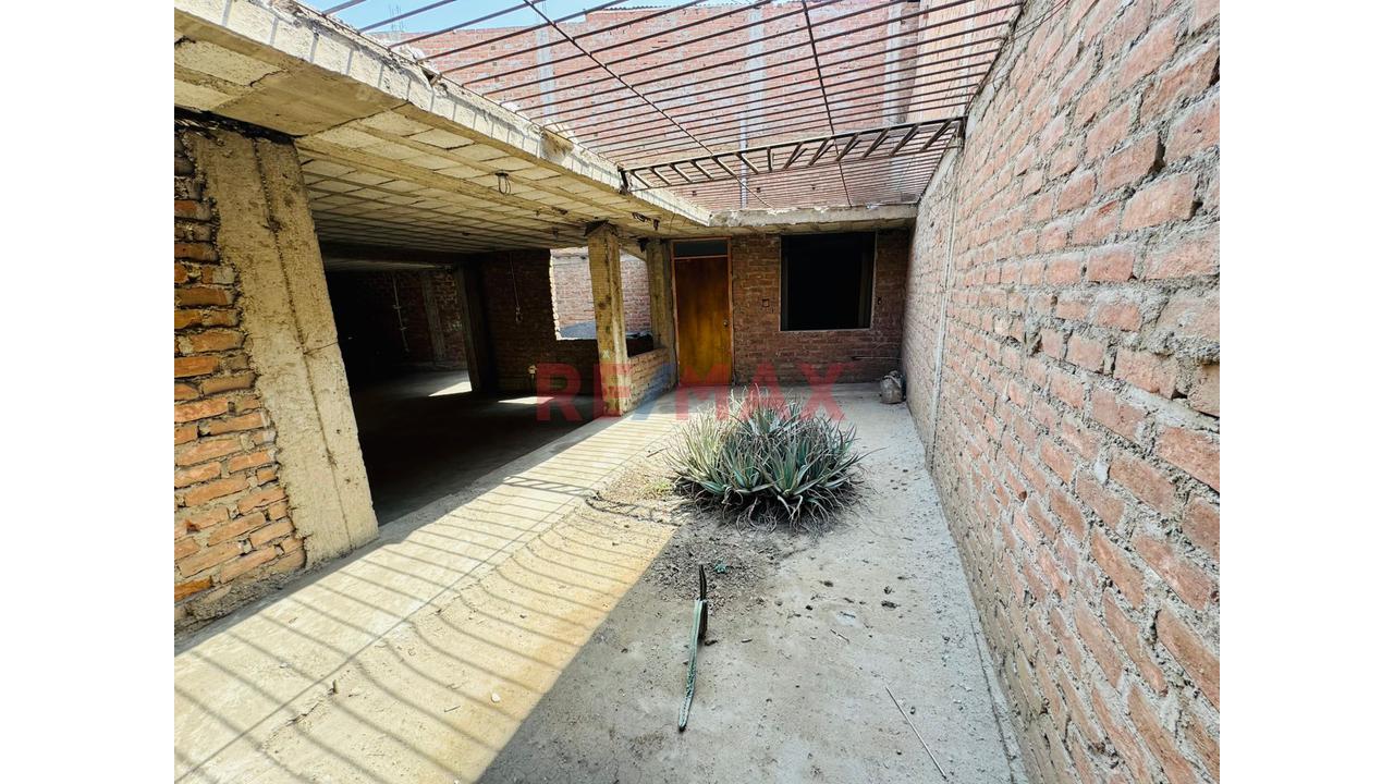 Venta De Terreno En La Rinconada (Con Construccion De 1 Piso Y Bases Para 4 Pisos) - 7