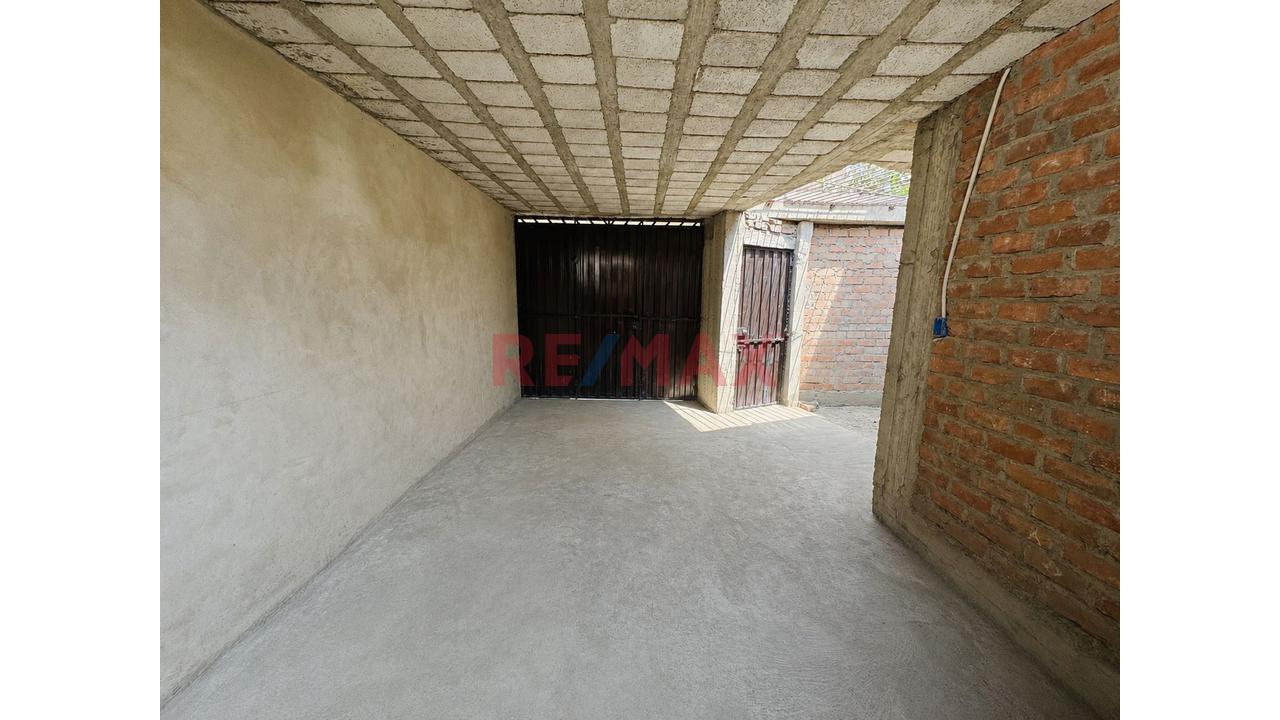 Venta De Terreno En La Rinconada (Con Construccion De 1 Piso Y Bases Para 4 Pisos) - 10