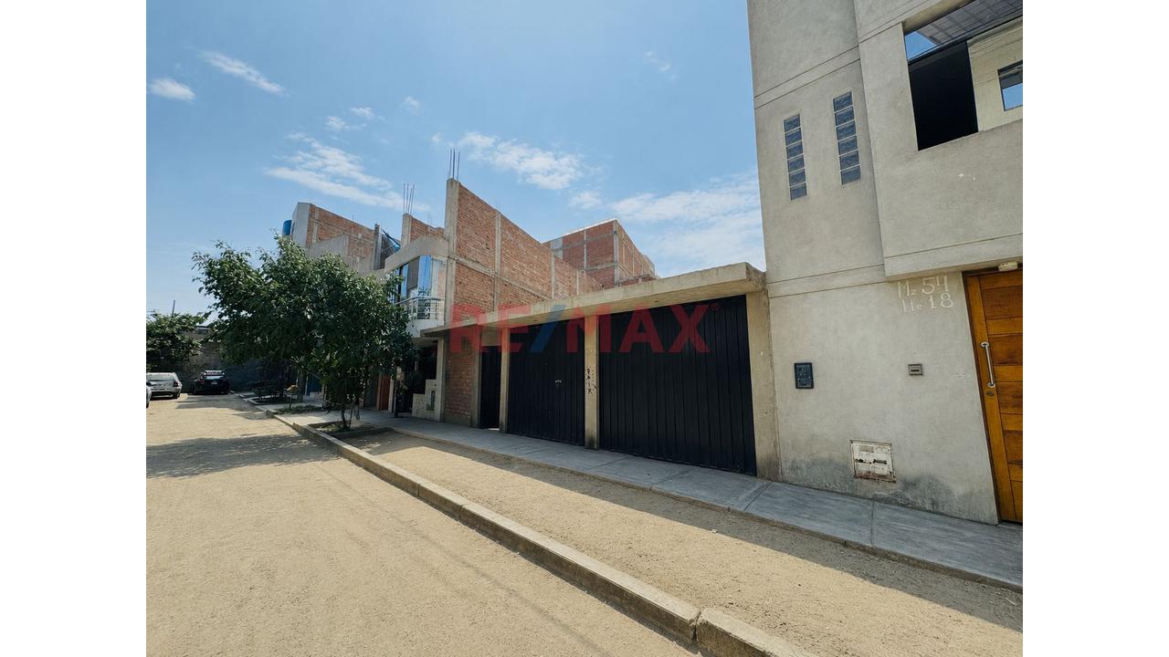 Venta De Terreno En La Rinconada (Con Construccion De 1 Piso Y Bases Para 4 Pisos) - 2