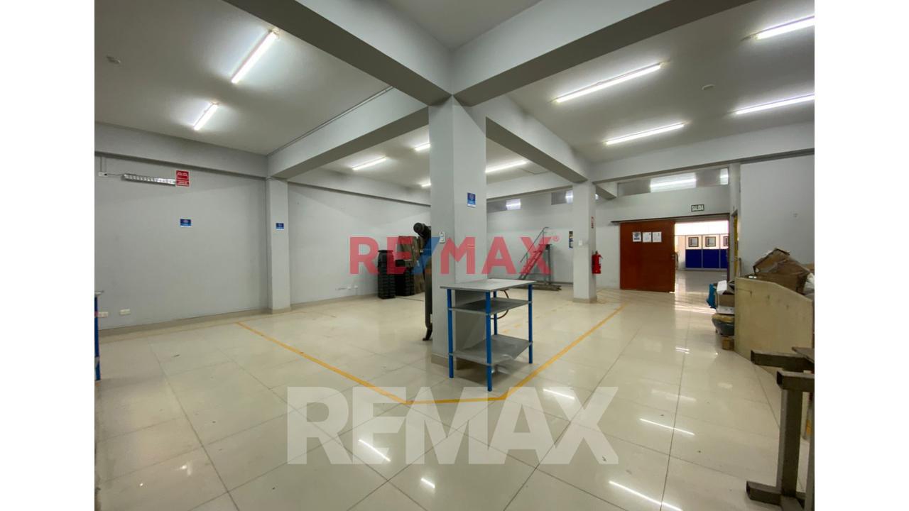 Alquiler De Local Industrial– Cercado De Lima (Av. Argentina) - 8