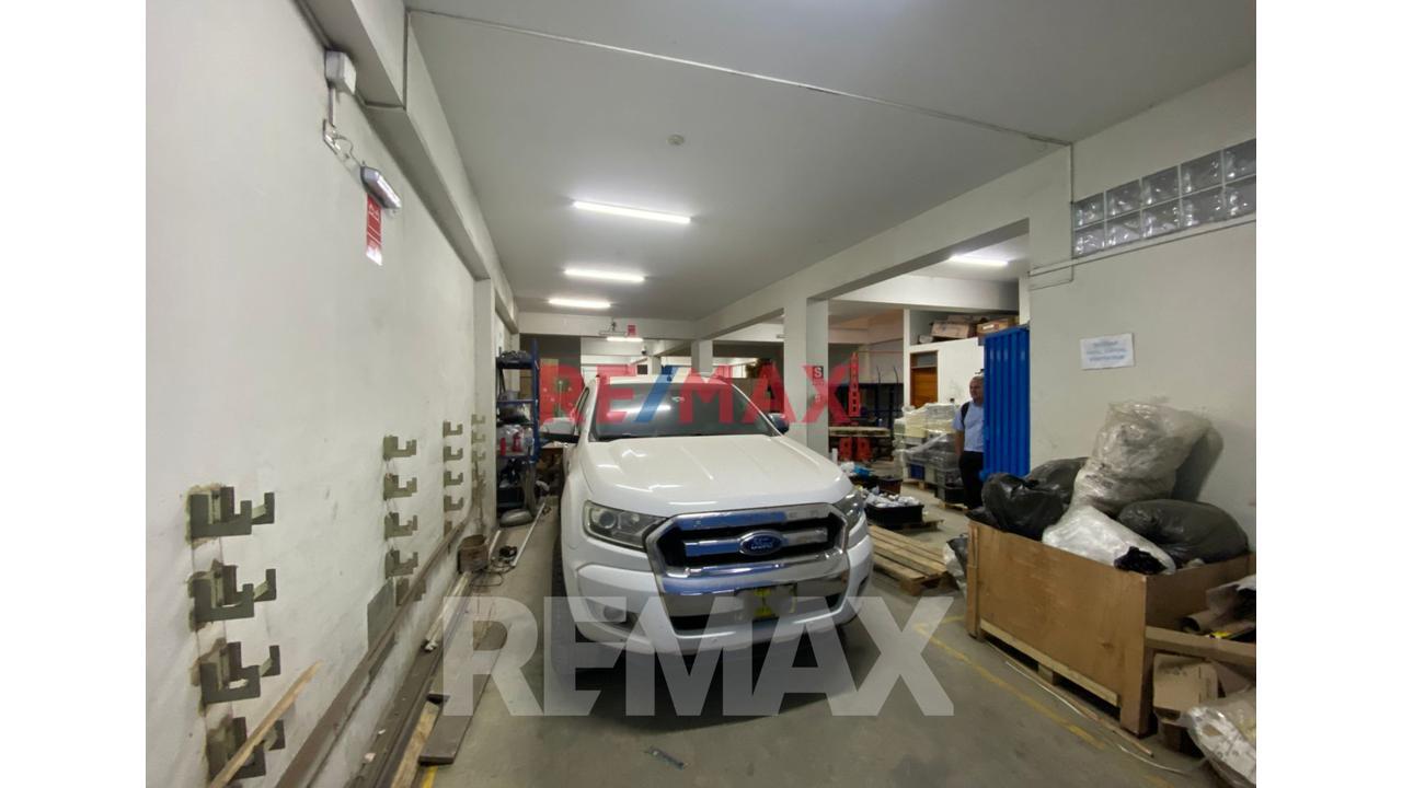 Alquiler De Local Industrial– Cercado De Lima (Av. Argentina) - 12