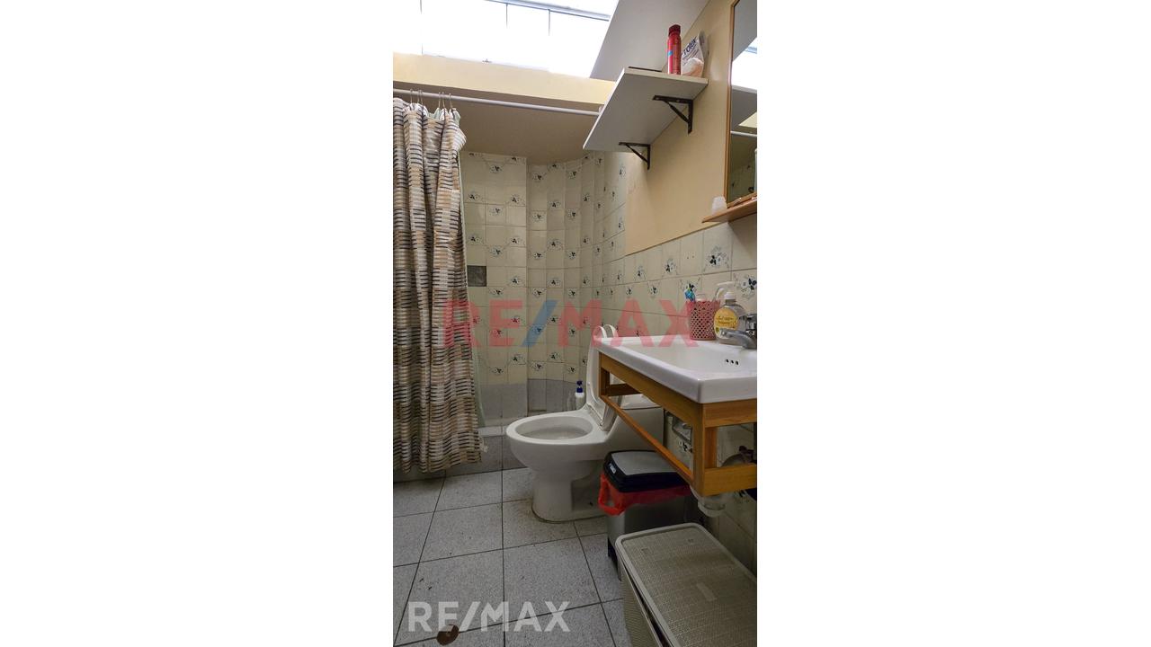 Alquilo Local Comercial En Primer Piso 216 M2 - El Ejercito, Miraflores - 13