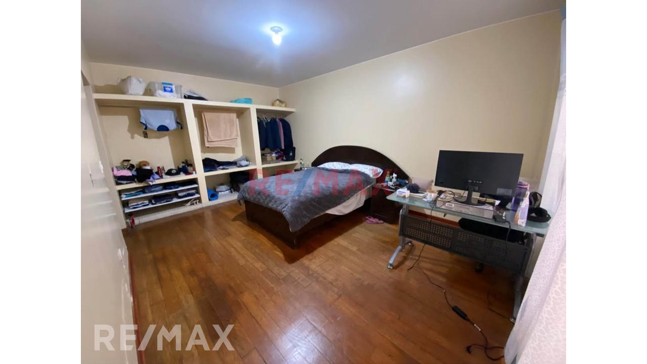 Alquilo Local Comercial En Primer Piso 216 M2 - El Ejercito, Miraflores - 7