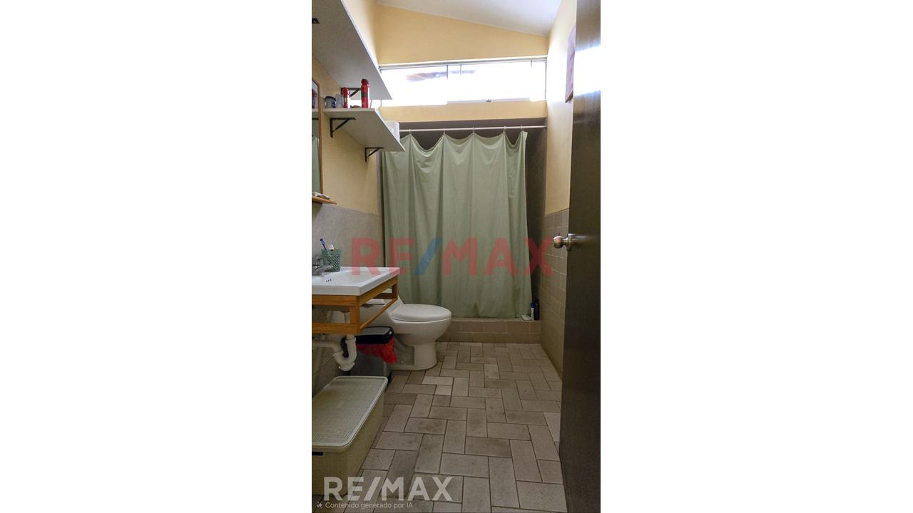 Alquilo Local Comercial En Primer Piso 216 M2 - El Ejercito, Miraflores - 12