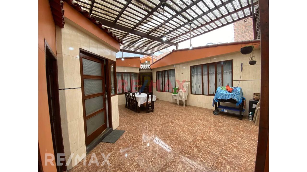 Alquilo Local Comercial En Primer Piso 216 M2 - El Ejercito, Miraflores - 3