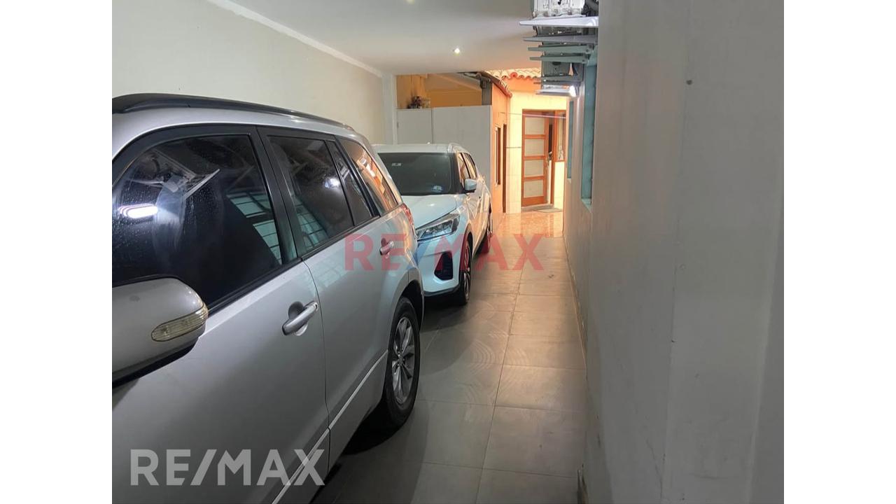 Alquilo Local Comercial En Primer Piso 216 M2 - El Ejercito, Miraflores - 2