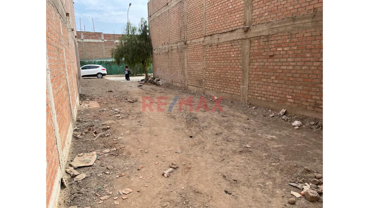 Atención Inversionistas!..Terreno De 149M2 En Urb. San Antonio De Carabayllo Con Título De Propiedad — foto 2