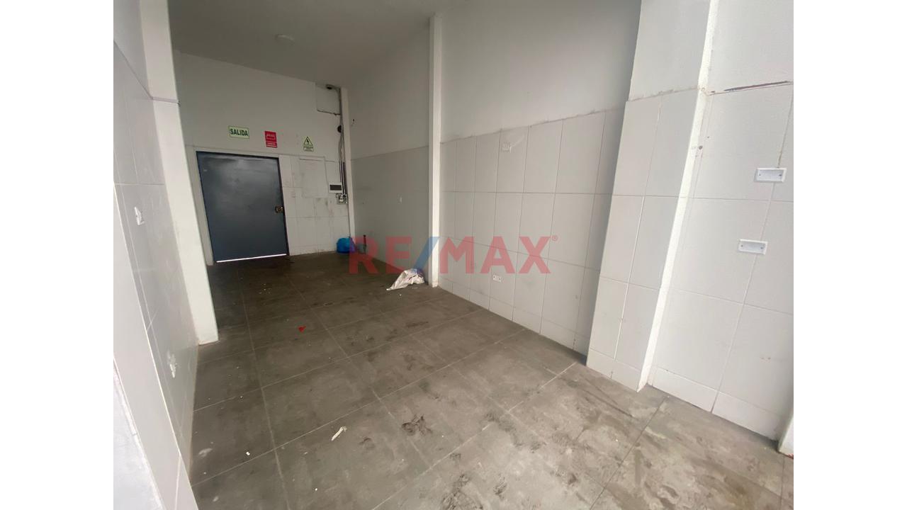 Vendo Local Comercial En San Isidro - 12