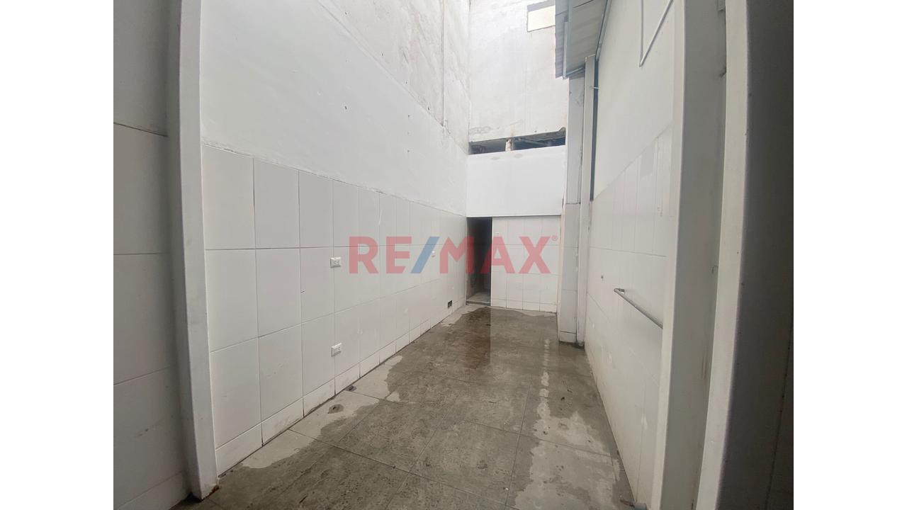 Vendo Local Comercial En San Isidro - 13