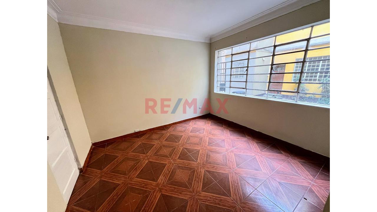 Gran Oportunidad De Alquilar En Linsidro!!.. Tu Oficina En Primer Piso De 90M2 Con 3 Ambientes - 5