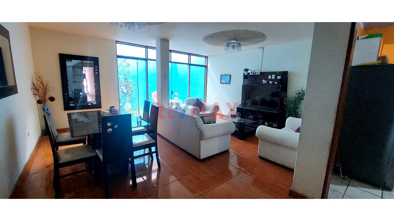 Venta De Casa Frente A Campo Deportivo El Roble Carabayllo — foto 6