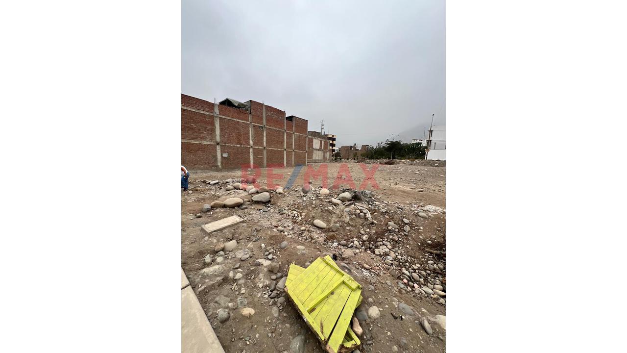 Atencion Inversionistas Vendo Amplio Terreno-Ramiro Prialé-Lurigancho — foto 4