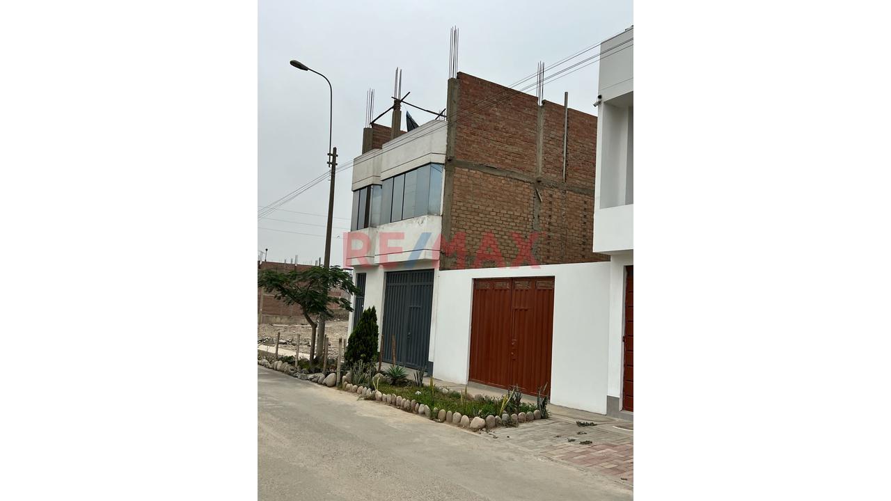 Atencion Inversionistas Vendo Amplio Terreno-Ramiro Prialé-Lurigancho — foto 9