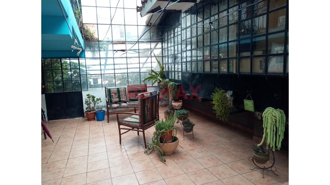 💥🏡 ¡Gran Oportunidad Para Inversionistas! Venta De Propiedad Frente Al Parque De 272M2 Doble Fachada En Urb. Larapa - 3