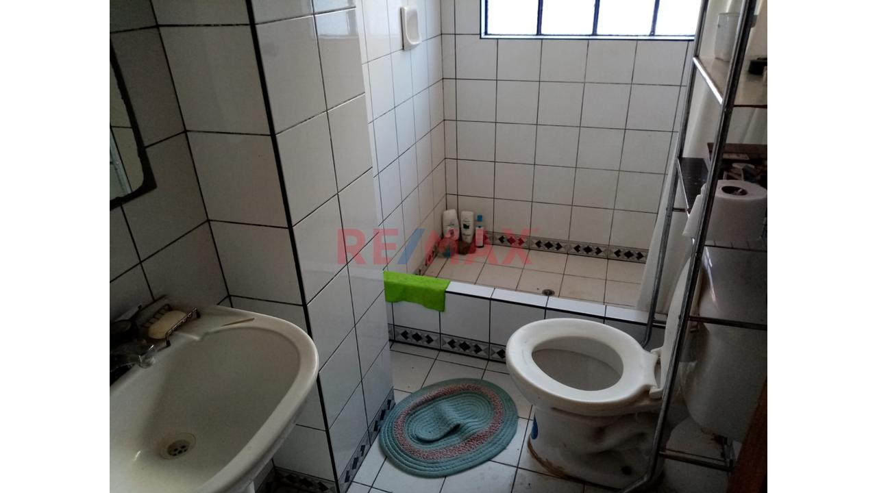 💥🏡 ¡Gran Oportunidad Para Inversionistas! Venta De Propiedad Frente Al Parque De 272M2 Doble Fachada En Urb. Larapa - 4