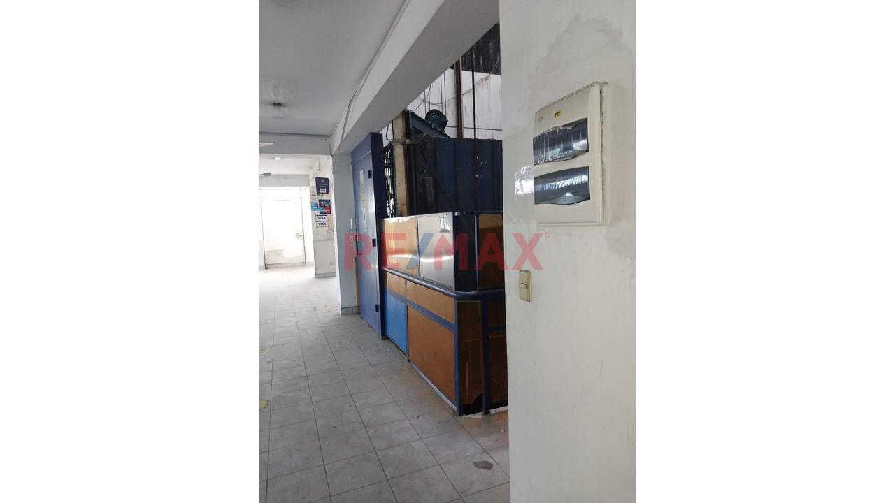 Se Alquila Amplio Local Comercial De 5 Pisos ¡Haz Crecer Tu Negocio En Una Ubicación Estratégica Y De Alto Impacto Comercial! - 4