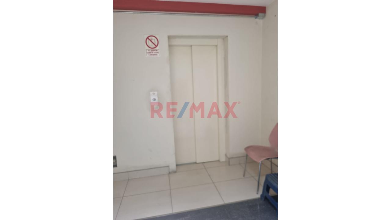 Alquiler De Oficina En Zona Comercial - 12