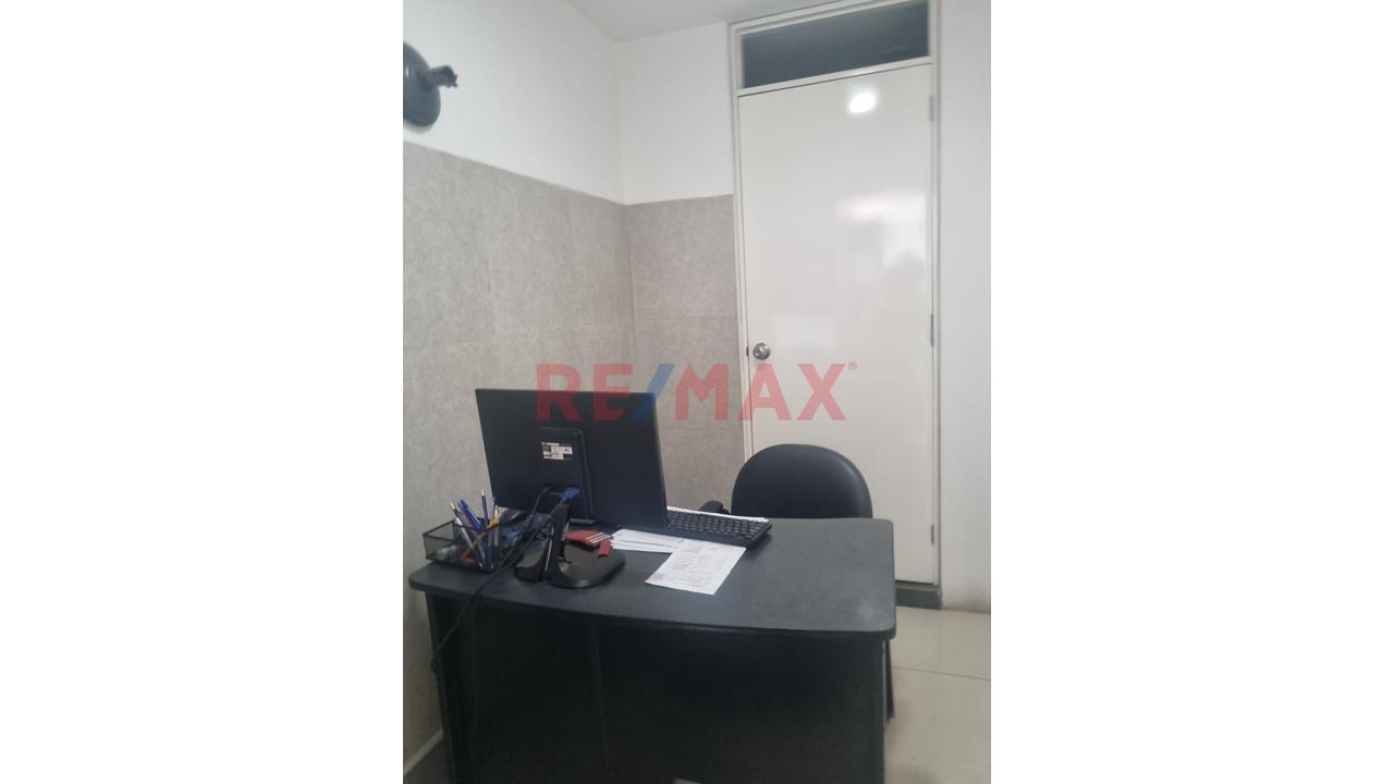 Alquiler De Oficina En Zona Comercial - 10