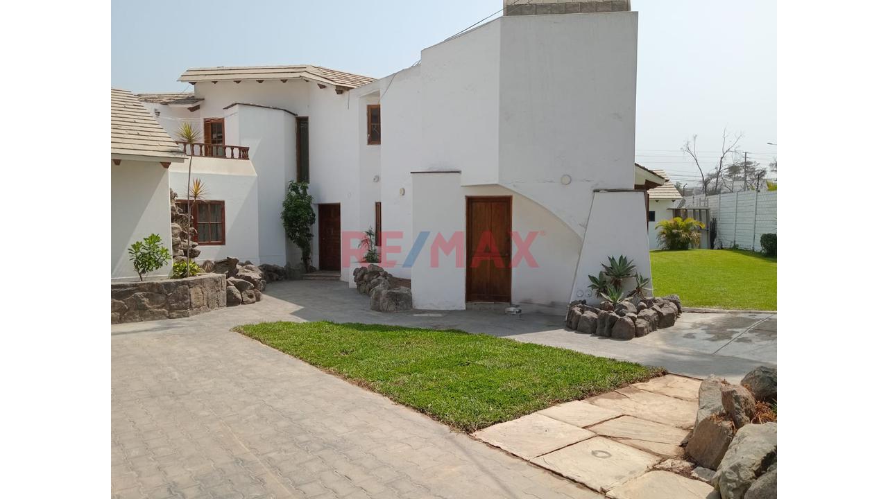 Vendo Terreno 1,365M2 En Avenida La Molina, Urbanización El Sol De La Molina. - 2