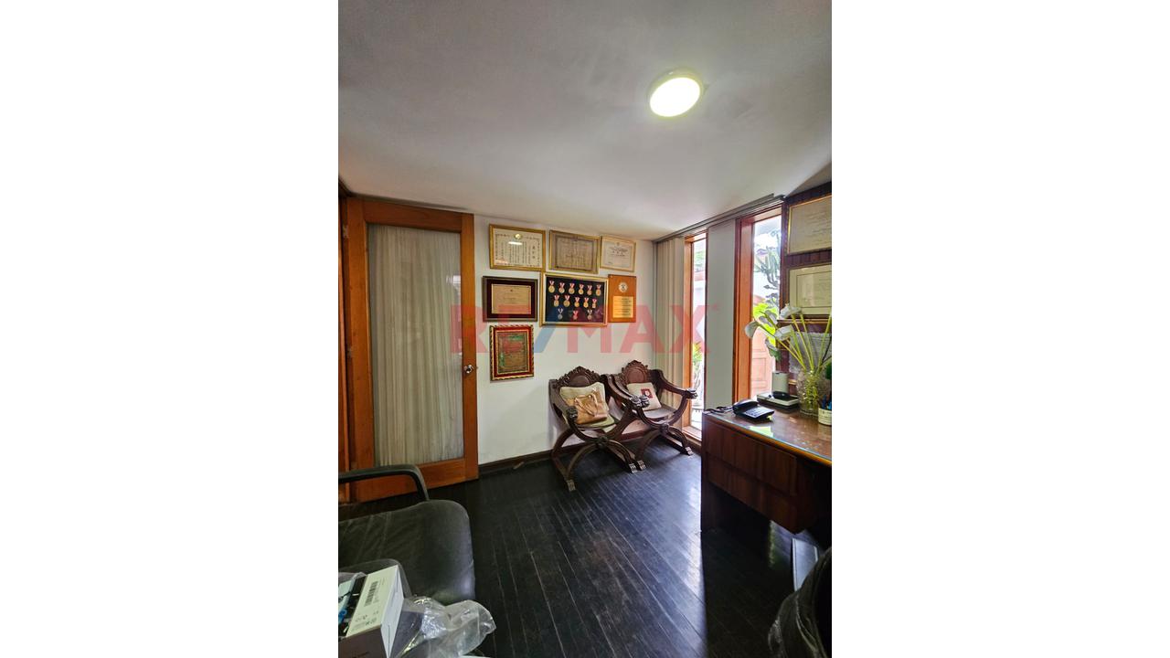 🏡 Elegante Casa En Venta En San Isidro – Amplitud, Privacidad Y Ubicación Premium - 2