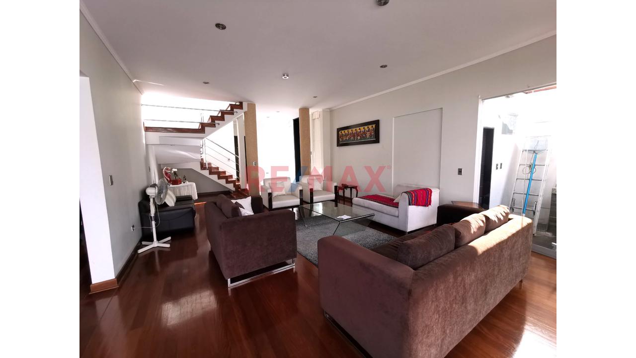 Venta De Exclusiva Casa En Sol De La Molina Con Piscina, 4 Suites Y Finos Acabados – 380 M² - 8