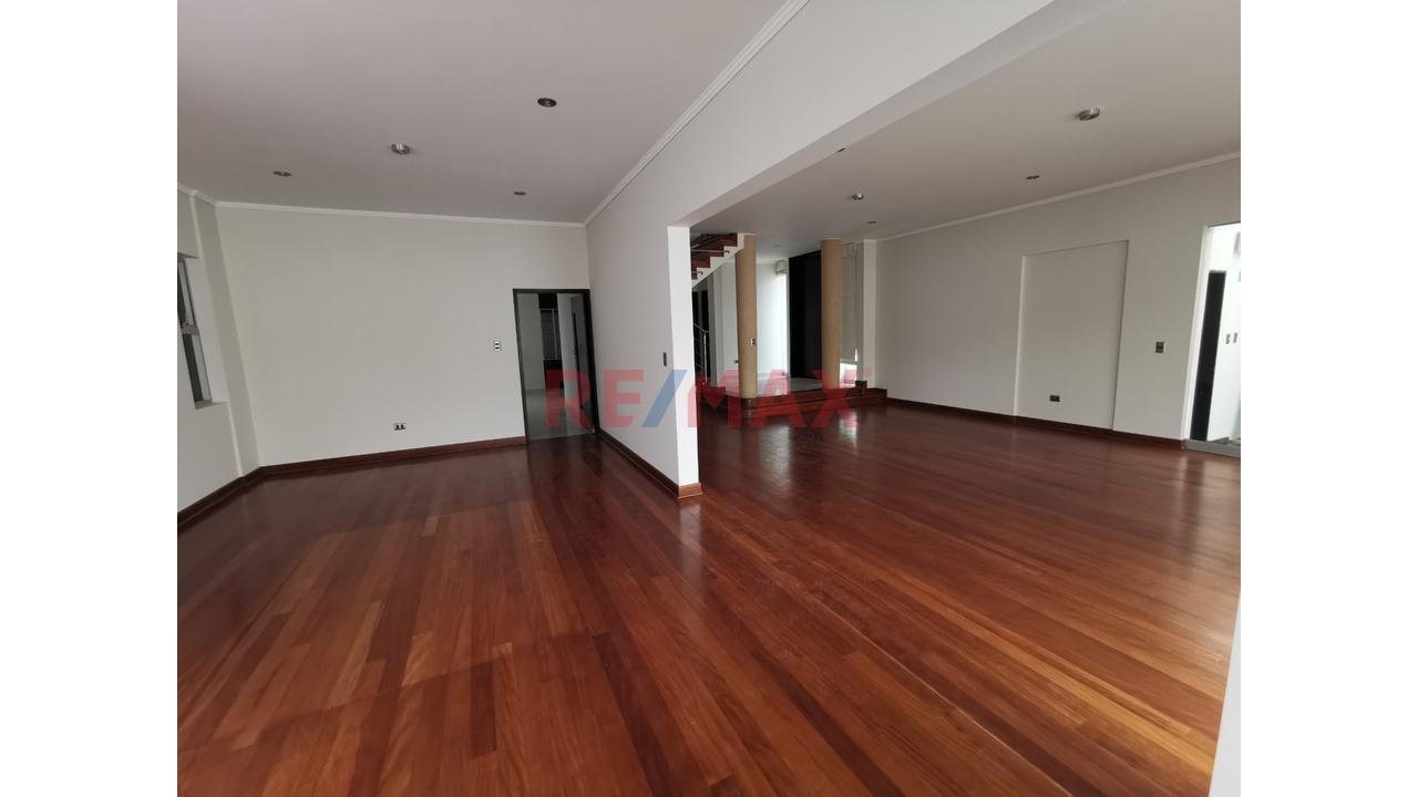 Venta De Exclusiva Casa En Sol De La Molina Con Piscina, 4 Suites Y Finos Acabados – 380 M² - 6