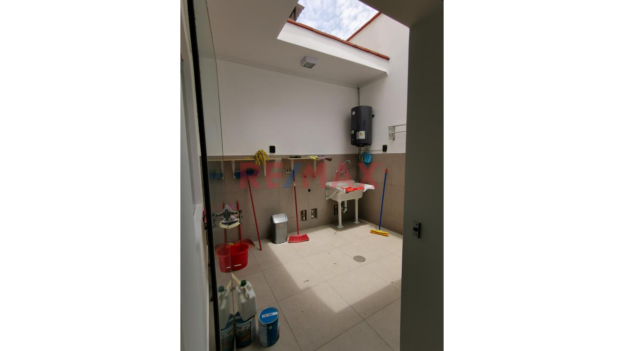 Venta De Exclusiva Casa En Sol De La Molina Con Piscina, 4 Suites Y Finos Acabados – 380 M² - 9