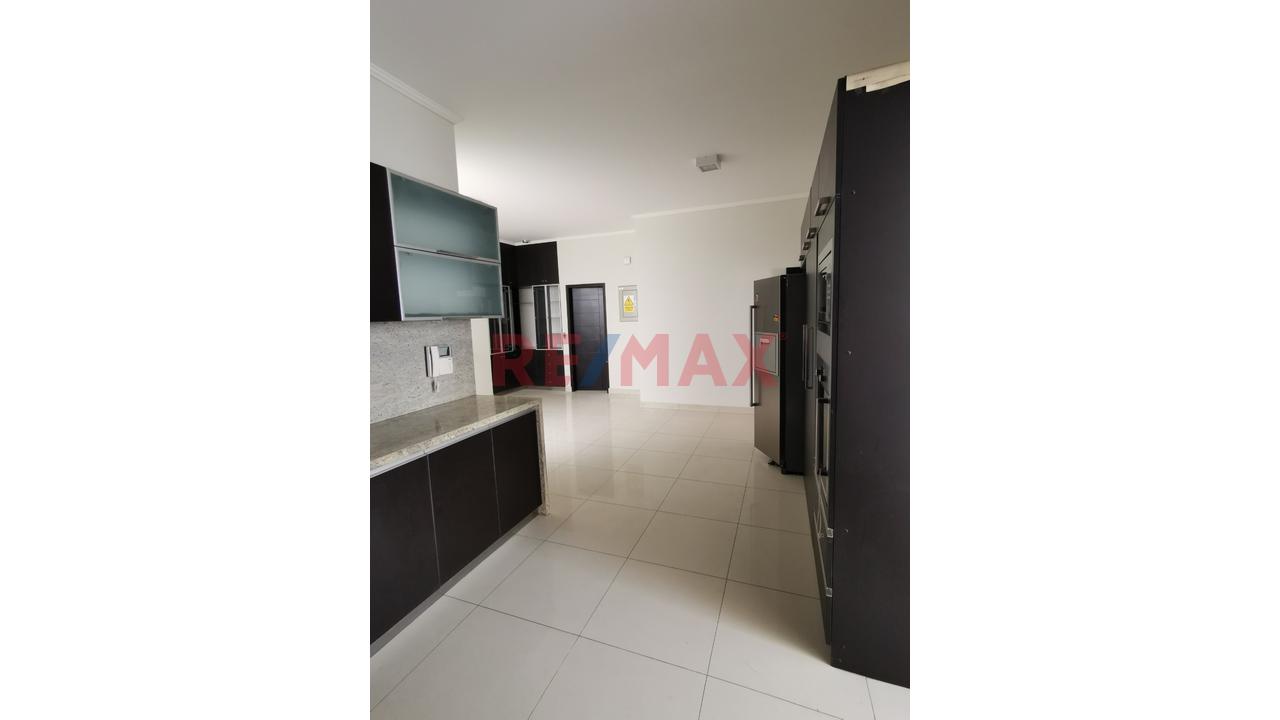 Venta De Exclusiva Casa En Sol De La Molina Con Piscina, 4 Suites Y Finos Acabados – 380 M² - 4
