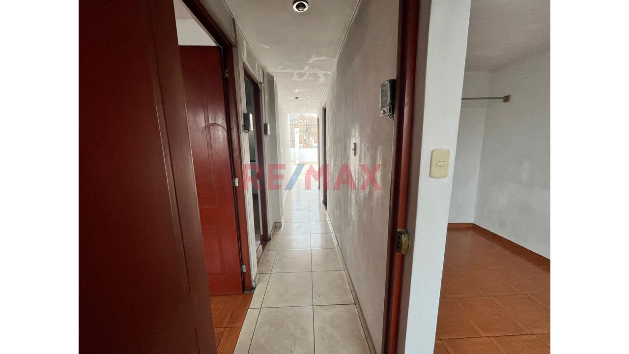 Venta Casa De 4 Pisos Mas Azotea Y Dos Cocheras — foto 15