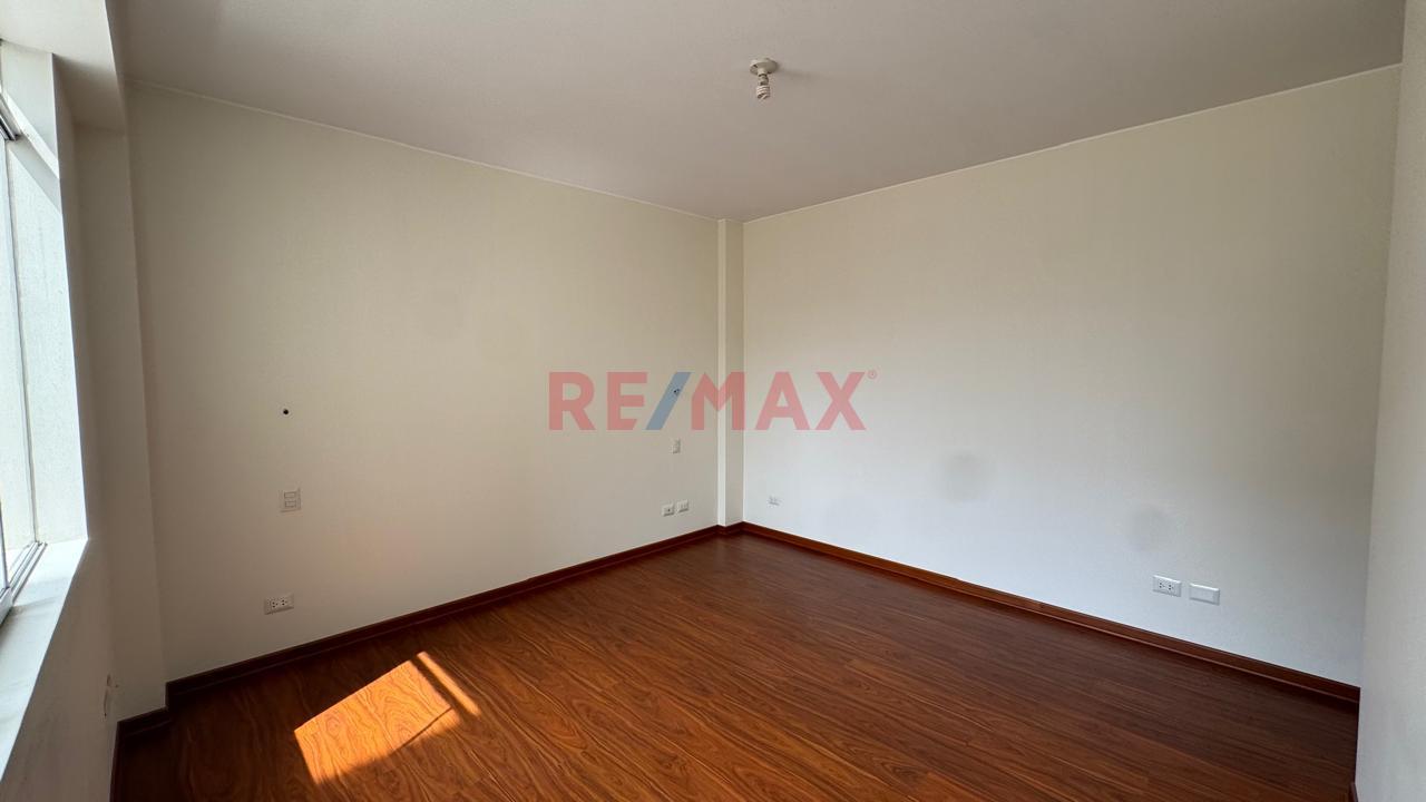 Venta De Flat En Surco 2Do Piso — foto 7