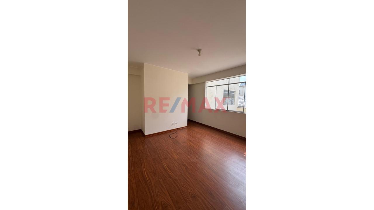 Venta De Flat En Surco 2Do Piso — foto 8
