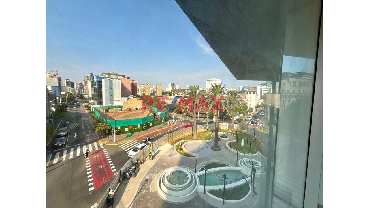 Local Comercial De 2,3 Y 4To Piso En Esquina Ovalo De San Isidro - 11