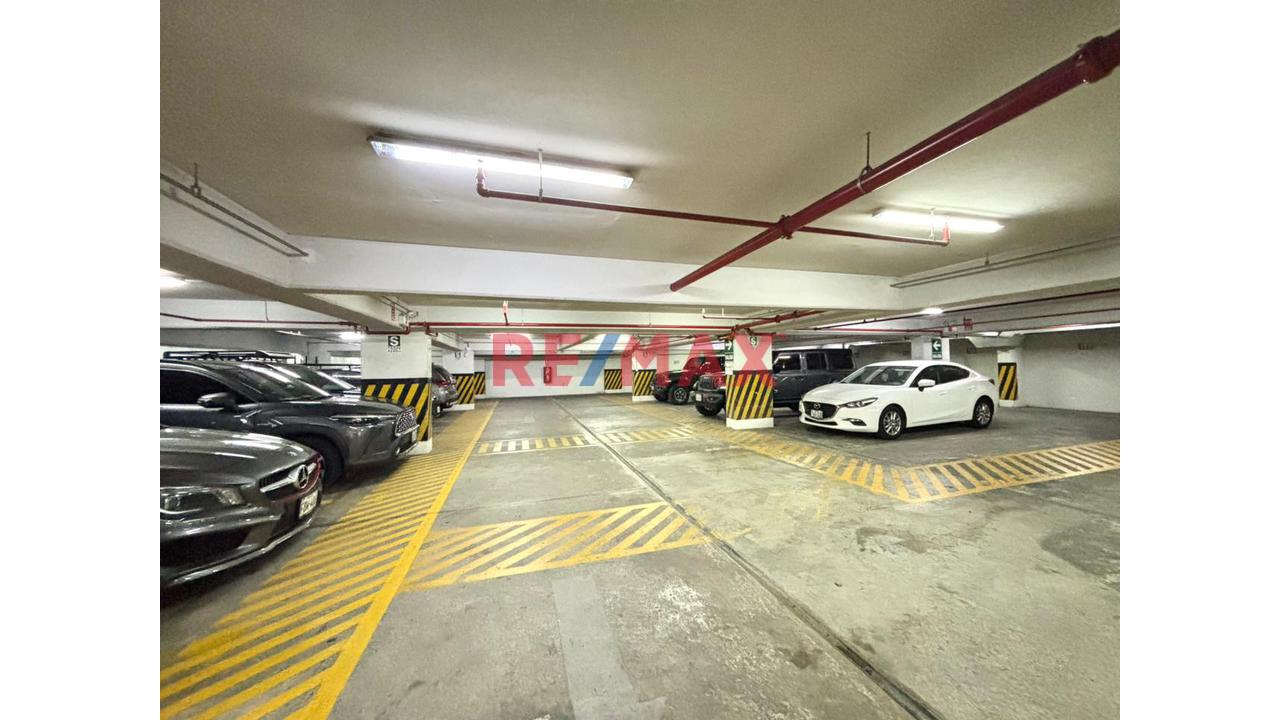 Local Comercial De 2,3 Y 4To Piso En Esquina Ovalo De San Isidro - 15