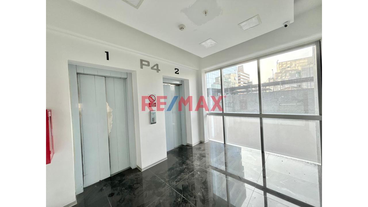 Local Comercial De 2,3 Y 4To Piso En Esquina Ovalo De San Isidro - 9