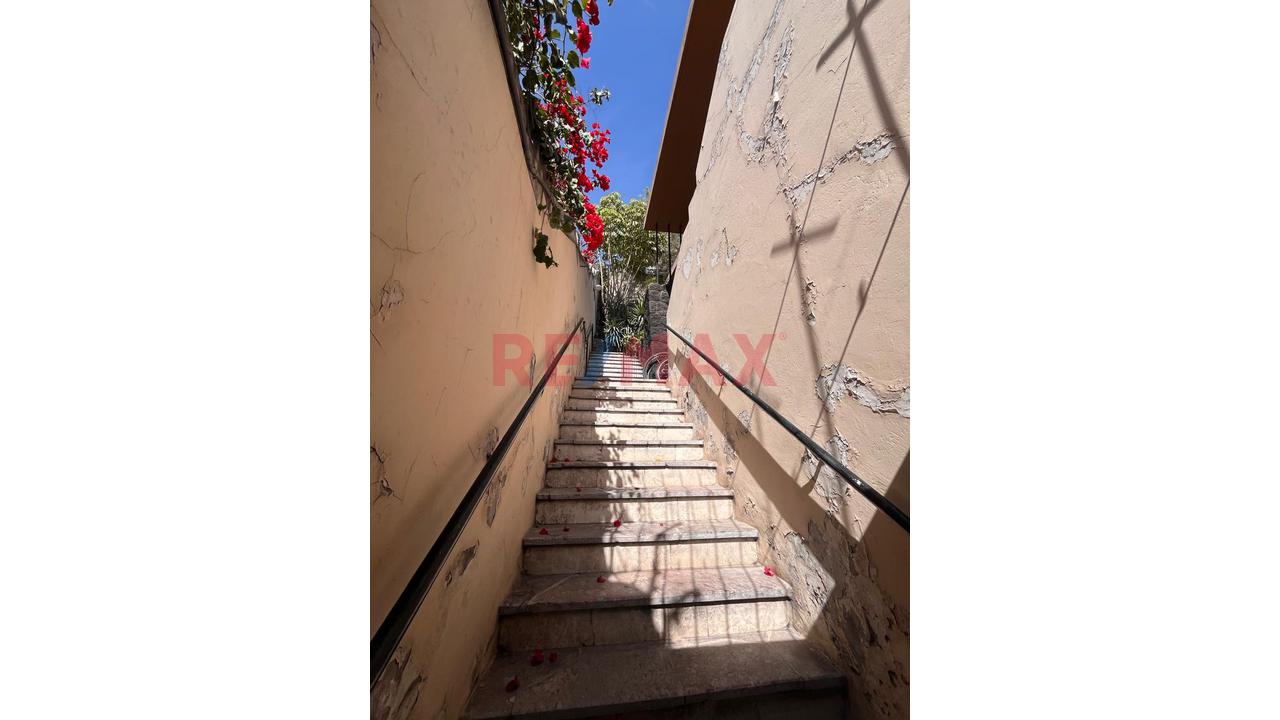 En Venta - Casa Como Terreno En Vallecito - 2