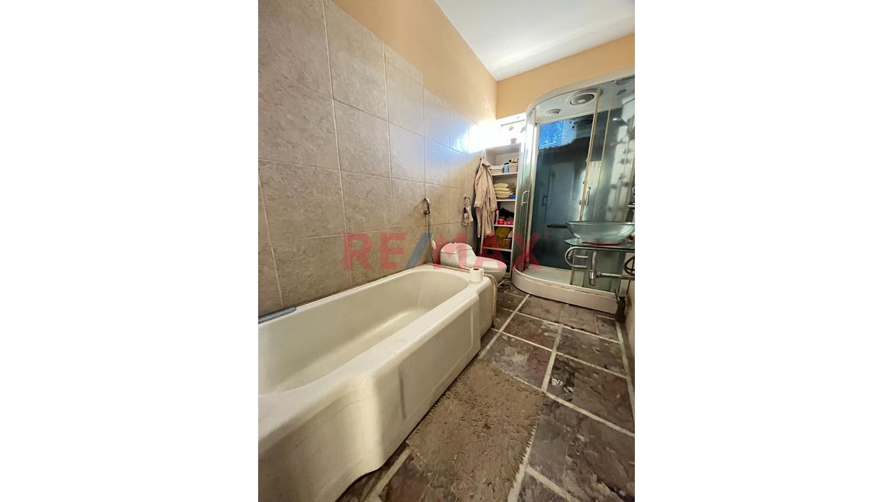 En Venta - Casa Como Terreno En Vallecito - 10