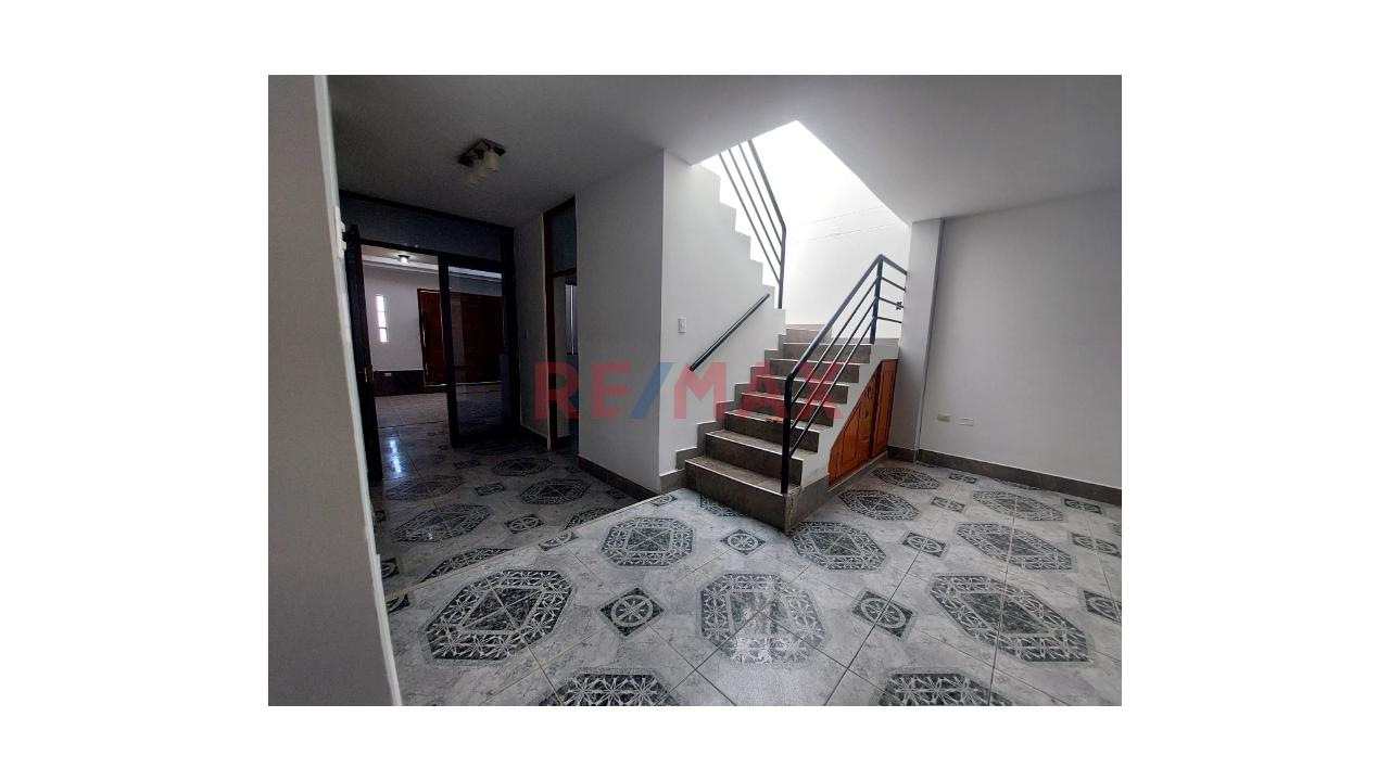 🏡 ¡Se Vende Amplia Casa En Venta En Urb. Patazca! 🏡 — foto 6