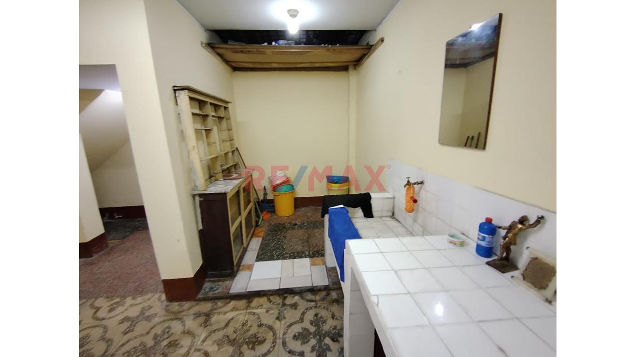 🏡 ¡Local Comercial Espacioso! 151 Mts² En El Agustino - 13